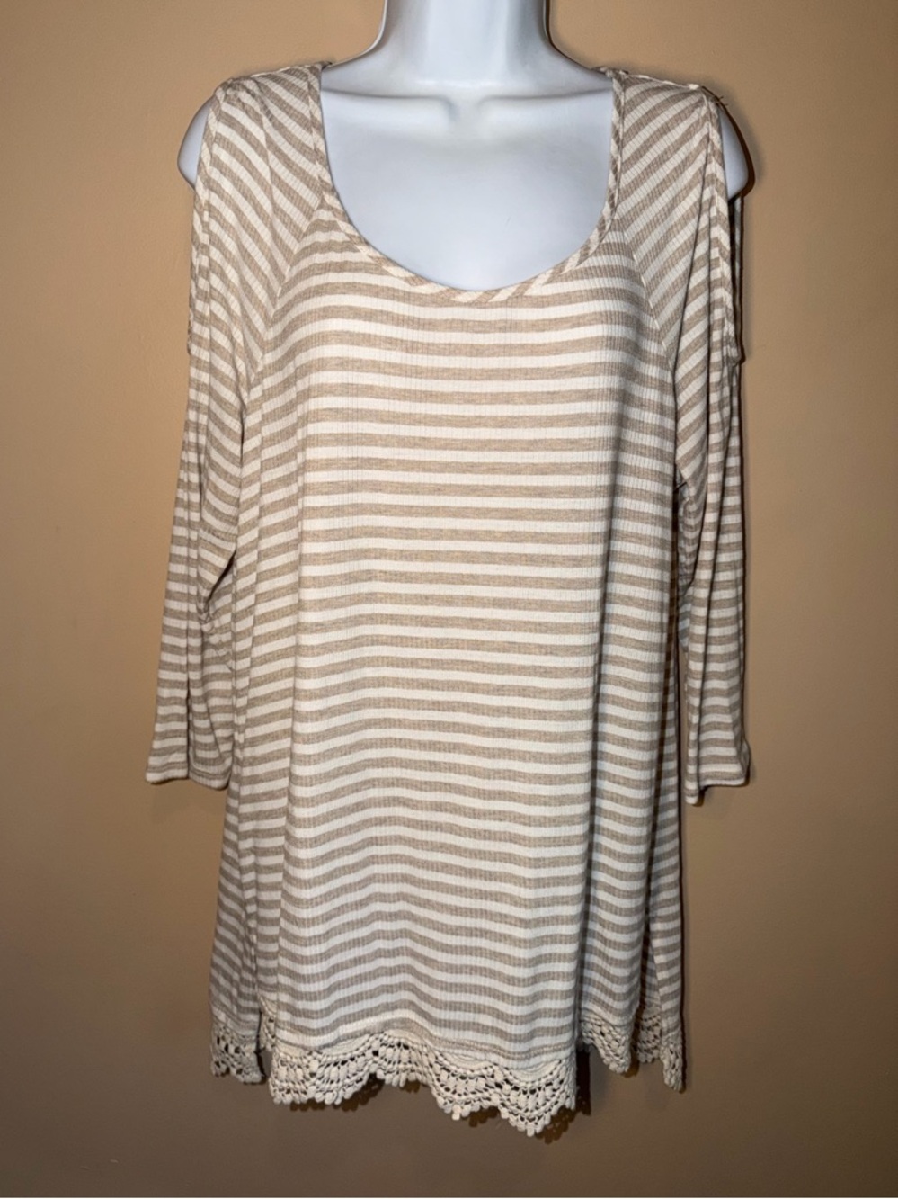 Como Vintage Women’s Cream and Beige Striped Knit Cold Shoulder Blouse